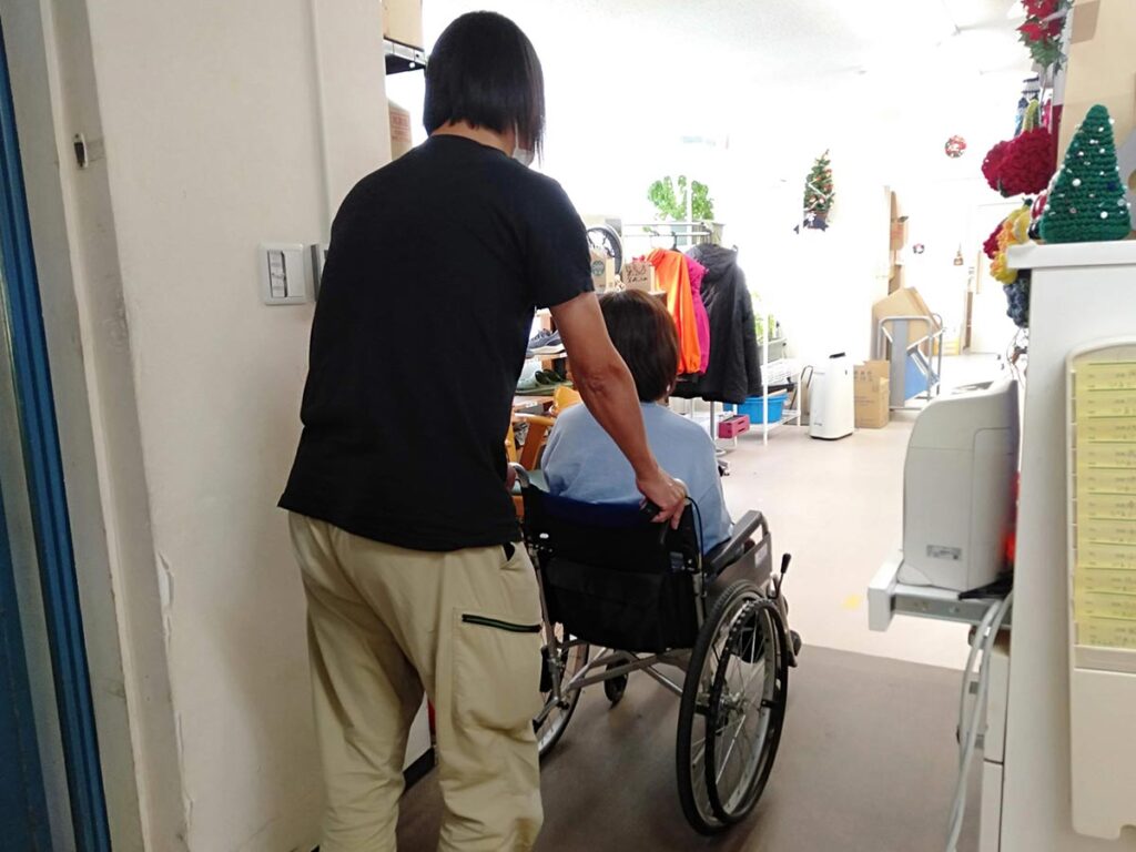 施設の入口:施設はバリアフリーです。